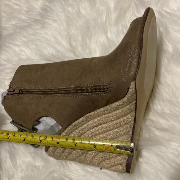 NWT Size 8.5 JustFab Taupe Suede Jacklin Peep Toe Open Heel Lace Up Wedge Sandal - Picture 9 of 10